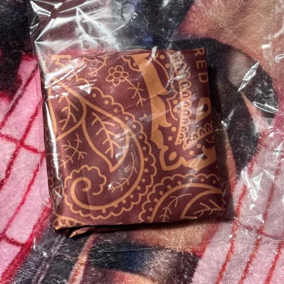 Cecred Beauty “Cecred Roadshow” silk scarf - Picture 3 of 3